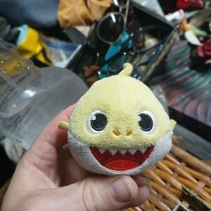 Pinkfong Baby Shark Mini Plush. yellow